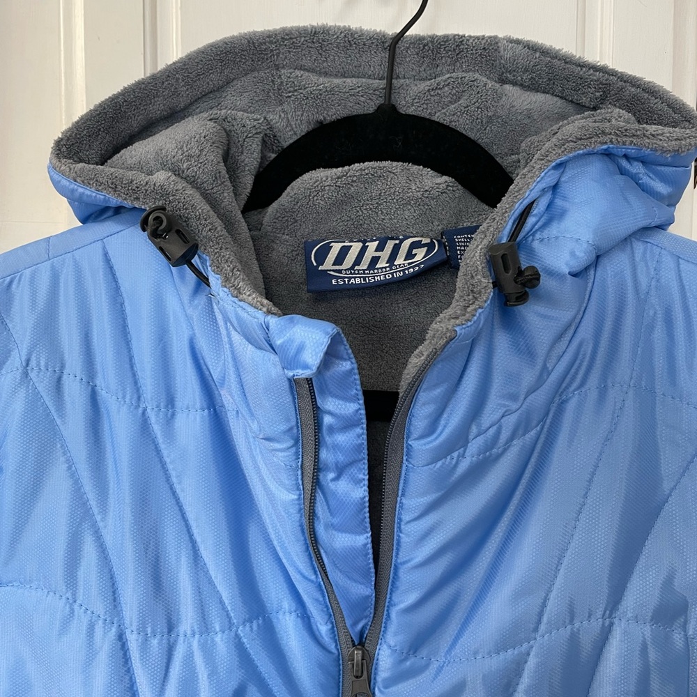 Like New Hooded Puffer Vest - Picture 4 of 5